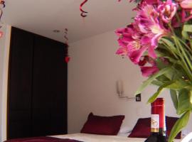 Hotel Casa Santa Monica Norte，位于卡利的酒店