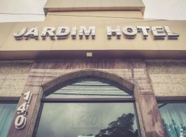 Jardim Hotel，位于圣贝尔纳多-杜坎普的酒店