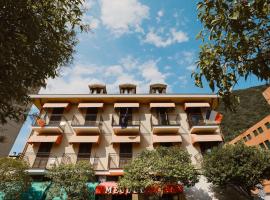 Hotel Meublè Moderno，位于拉韦诺-蒙贝洛的酒店