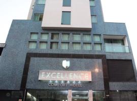 Excellence Comfort Hotel，位于迪维诺波利斯的酒店