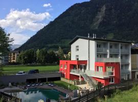 阿尔卑斯公寓式酒店，位于巴特霍夫加施泰因的酒店