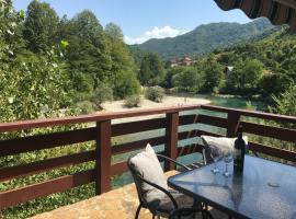 Cozy house next to river Neretva in nature，位于科尼茨的别墅