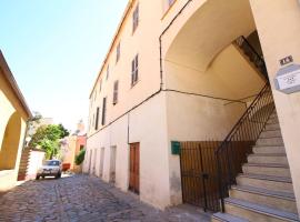 Hotel Du Centre，位于卡尔维的酒店