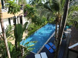 Cocoville Phuket - SHA Plus，位于查龙的酒店