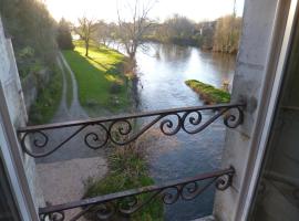 Le Moulin de Cors，位于Oulches的酒店