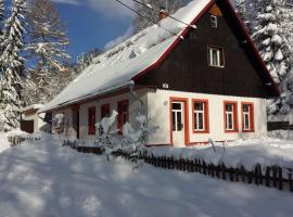 Spacious Holiday Home in Rudník with Garden，位于Rudník的酒店