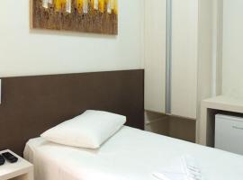 Excellence Comfort Hotel，位于迪维诺波利斯的酒店