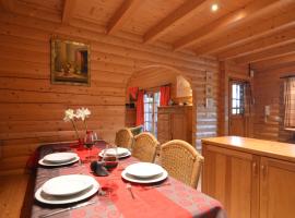 Charming Chalet with Private Garden in Stavelot，位于Hockai的酒店