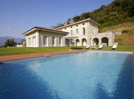 Villa Il Portico，位于韦尔巴尼亚的酒店