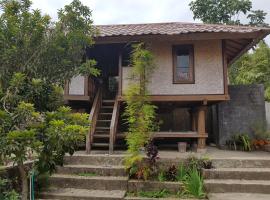 Radiya Guesthouse，位于塞姆博伦拉旺林贾尼火山附近的酒店