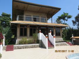 萨拉日出度假屋，位于茂物普拉帕拉加卡塔附近的酒店