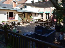 Hôtel la solognote，位于Brinon-sur-Sauldre的酒店