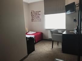 Comm Hotel Poznań Airport，位于波兹南的酒店