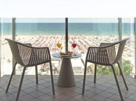 Hotel Regina Fronte Mare，位于里米尼的酒店