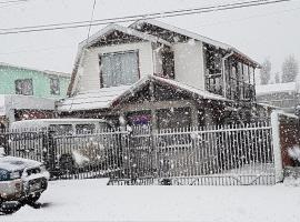 La Casa Guesthouse，位于蓬塔阿雷纳斯的住宿加早餐旅馆