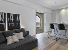 Luxury Suites Collection - Frontemare Viale Milano 33，位于里乔内的家庭/亲子酒店