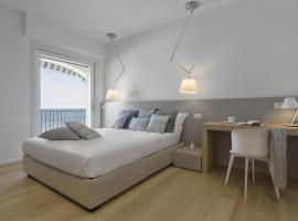 Luxury Suites Collection - Milano 33，位于里乔内的酒店
