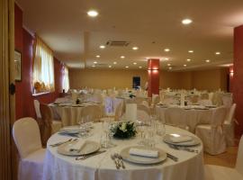 Nuovo Hotel D'Ambra，位于阿尔托蒙泰的酒店