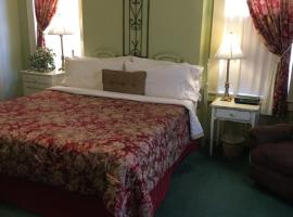 The Courtland Hotel & Spa，位于Fort Scott的酒店