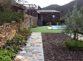 Passadiço Art and River House