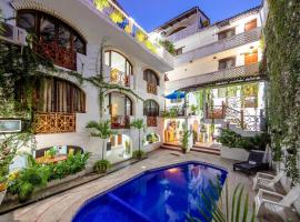 Hotel Hacienda de Vallarta Centro，位于巴亚尔塔港巴亚尔塔港市区的酒店