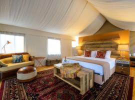 Truffle Lodge Dinner Bed Breakfast Glamping，位于Gretna的豪华帐篷