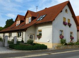 Ferienwohnung Haßmüller，位于Sulzdorf an der Lederhecke的酒店