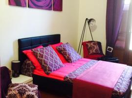 Chambres dans guest house Centre ville，位于芒通的酒店