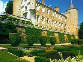 Château de Busset，位于巴萨特的酒店