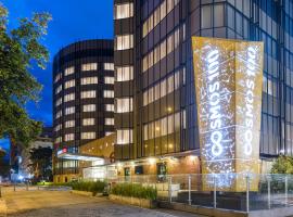 Cosmos 100 Hotel & Centro de Convenciones - Hoteles Cosmos，位于波哥大的酒店