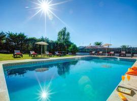 Villa Sargantana Negra，位于比尼贝卡的带泳池的酒店