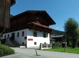 Haus Antonius，位于Sankt Lorenzen im Lesachtal的滑雪度假村