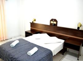 Hotel LF，位于Barracão的酒店