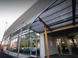 17.4酒店-酒店旅游培训学校，位于布鲁瓦的酒店