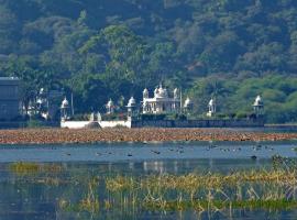 Udai Bilas Palace，位于Dūngarpur的酒店