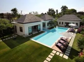 Villa Istana Putih by Nakula