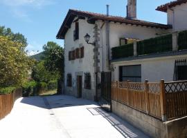 Casa Rural Zubiarena，位于Satrústegui的酒店