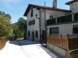 Casa Rural Zubiarena