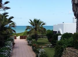 Villa meublée face à la mer, Golf et Verdure，位于杰迪代马扎甘海滩高尔夫球场附近的酒店