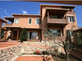 To Rodi Hotel，位于鲁维斯的酒店