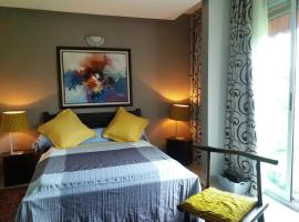 Maison Katia，位于阿比让的带停车场的酒店