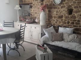 Chambres d'Hôtes La Clef des Champs Normandie Manche 50，位于Montpinchon的酒店