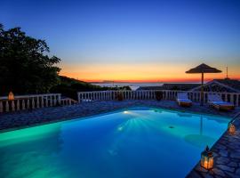 Find Tranquility at Villa Quietude A Stunning Beachfront Villa Rental，位于圣斯特凡诺斯的度假屋