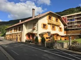 汝拉山旅馆 - 仅限成人入住