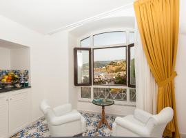 Surriento Suites，位于索伦托的酒店
