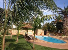 Casa Paula Villas - Private Heated Pool for Each House，位于拉戈斯的酒店
