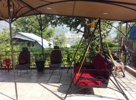 Bacho,s Cottage，位于博尔若米的酒店