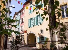 勒阿奇德恰佩里尔斯住宿加早餐旅馆，位于富瓦Foix Castle附近的酒店