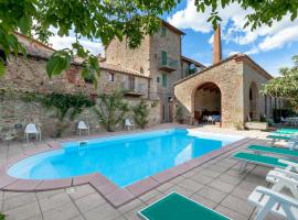 卡德普林奇皮德波卡住宅酒店，位于皮加罗的酒店