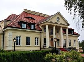 Dwor Osieczek，位于Pniewy的酒店